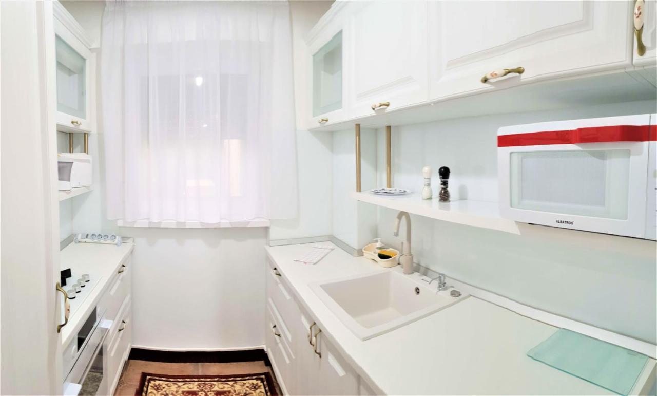 My Hotel Apartments Bucarest Esterno foto