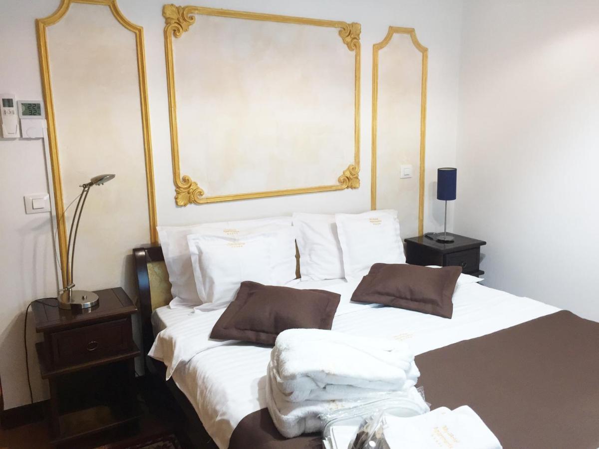 My Hotel Apartments Bucarest Esterno foto